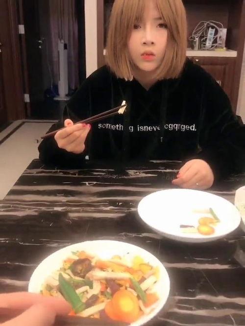 十三进城辣吃瓜,一场别开生面的都市美食之旅